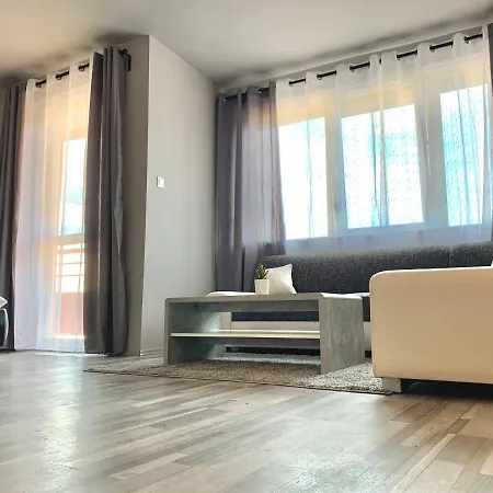 Backyard Apartman Apartman